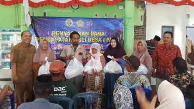 Pemdes Raci Kulon Salurkan Ratusan Paket Sembako untuk Warga Terdampak Ekonomi