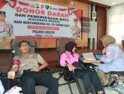 Peringati Hari Bhayangkara ke-79, Polres Gresik Gelar Donor Darah dan Bagikan Kacamata Gratis