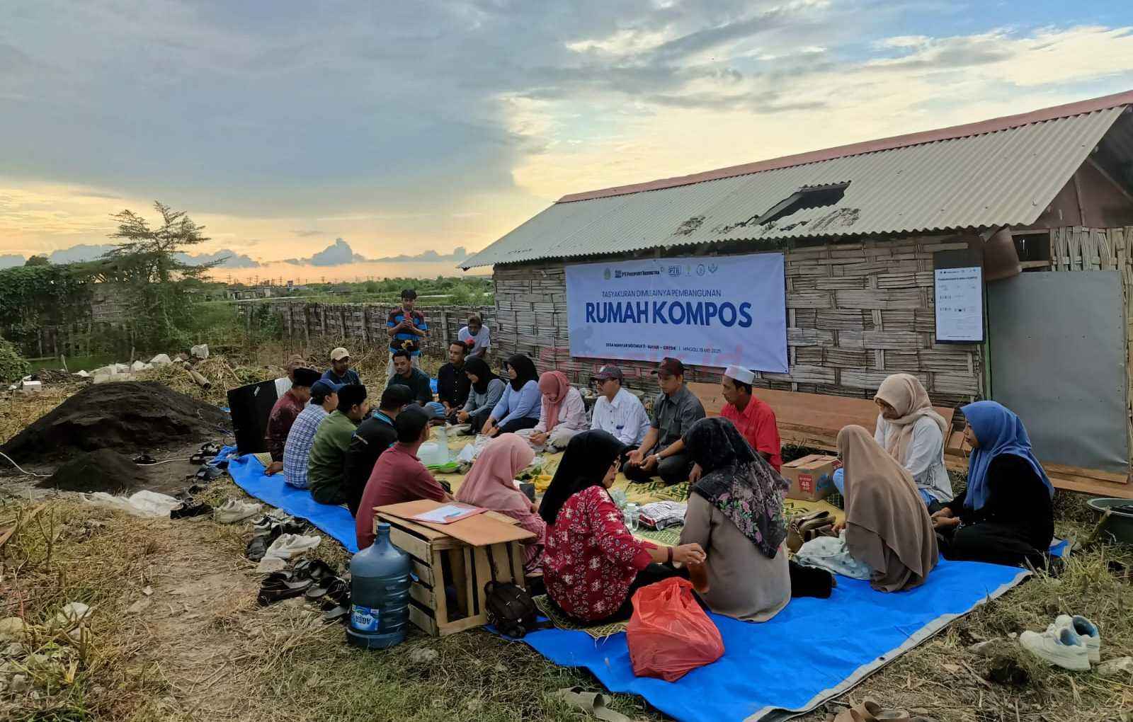 Selamatan pembangunan Fasilitas pengolahan sampah organik di dibangun di RT 2 RW 1 Manyarsidomukti.