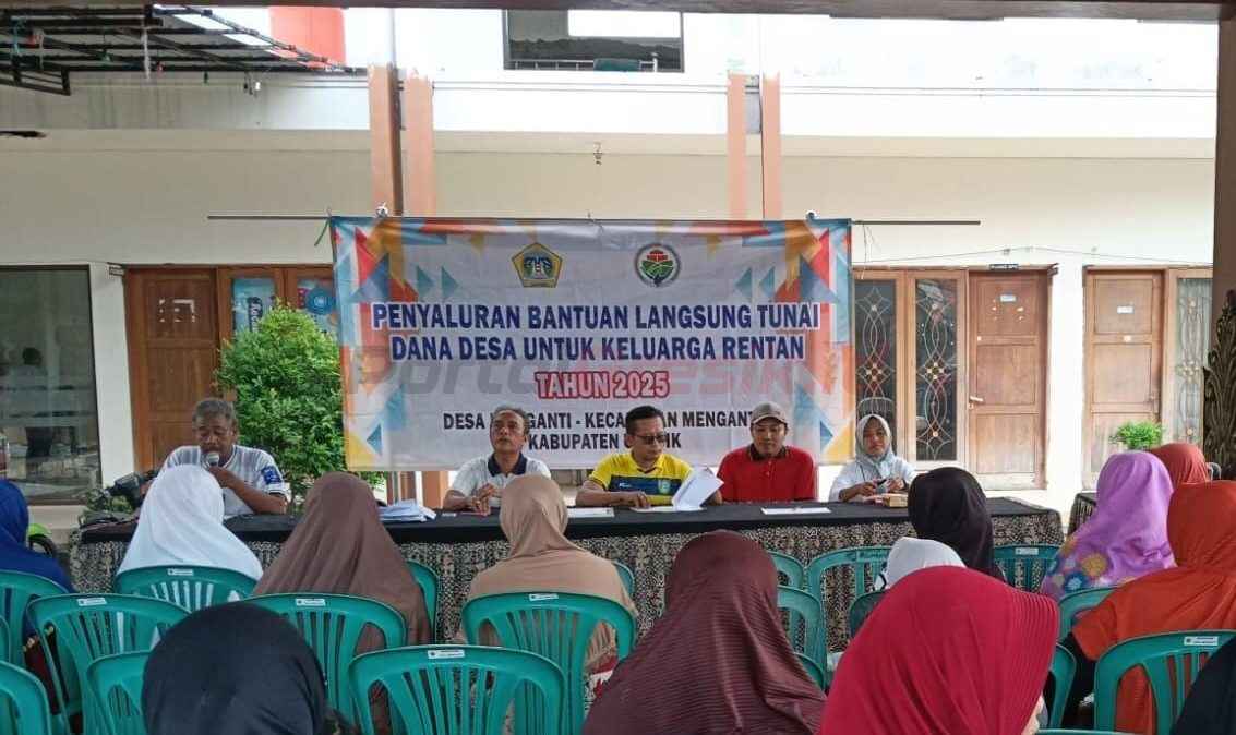 Penyaluran Bantuan Langsung Tunai Dana Desa (BLT DD) untuk bulan Juni 2025 kepada warga yang berhak menerima manfaat.