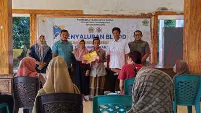 Penyaluran BLT Dana Desa Serentak di Gresik, Warga Kebonagung Dapat Rp300 Ribu per Bulan