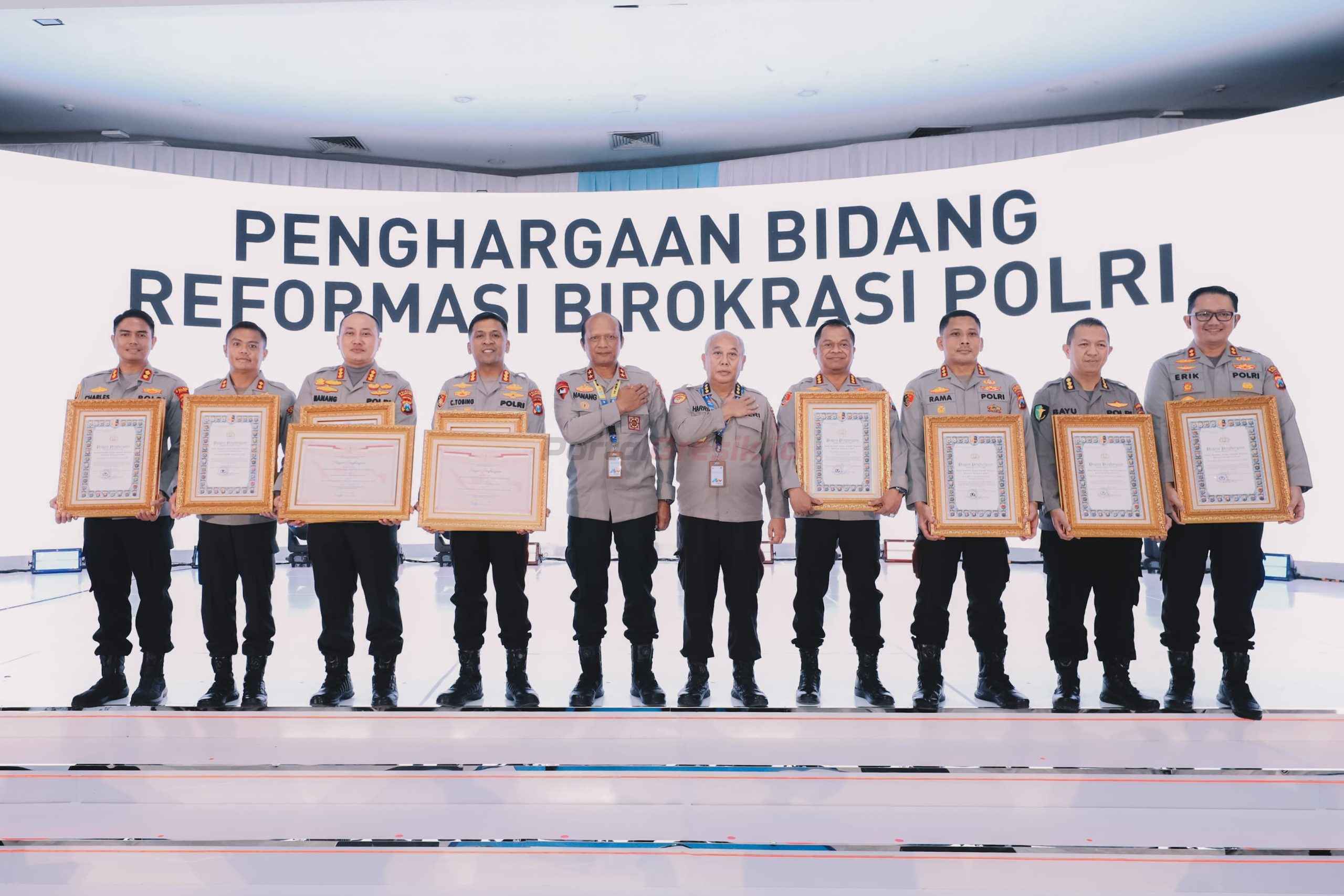 Penghargaan Musyawarah Rencana Pembangunan (Musrenbang) Polri yang berlangsung di Gedung Mutiara PTIK, Jakarta, Kamis (19/6/2025).