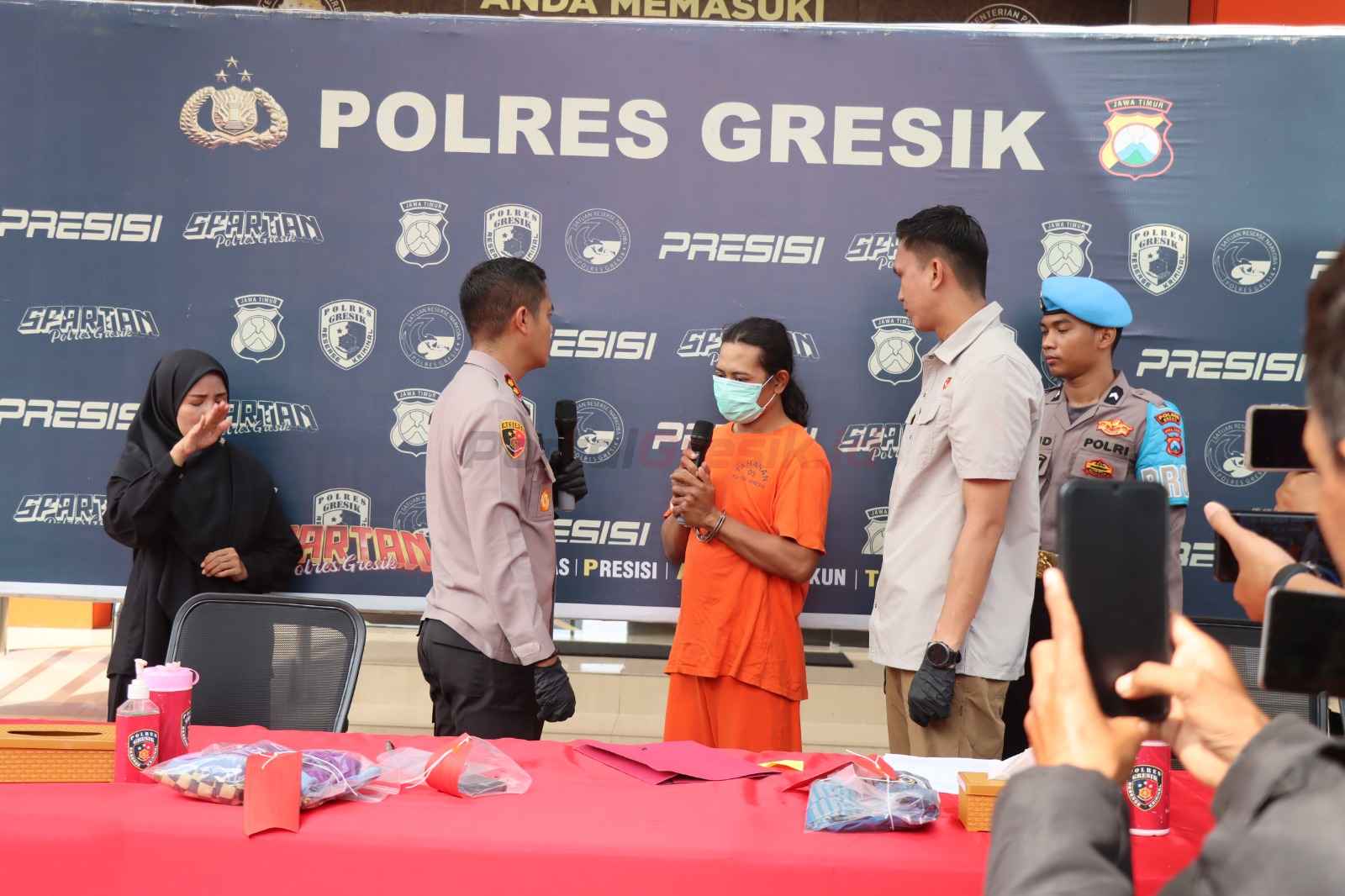 Konfrensi Pers pengungkapan kasus kekerasan seksual yang dilakukan oleh seorang ayah tiri terhadap anak sambungnya sendiri