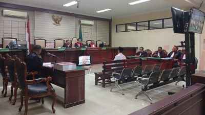 Sidang putusan penyalagunaan CSR PT Smelting yang digelar di Pengadilan Negeri Tindak Pidana Korupsi (PN Tipikor) Surabaya, pada Rabu (18/6/2025).