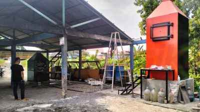 Insinerator ramah lingkungan Desa Dukunanyar sebagai solusi pengolahan sampah yang lebih efektif dan efisien.