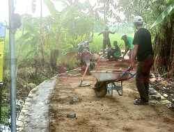 Permudah Akses Petani, Pemdes Dungus Cerme Bangun Dua Titik Jalan Usaha Tani