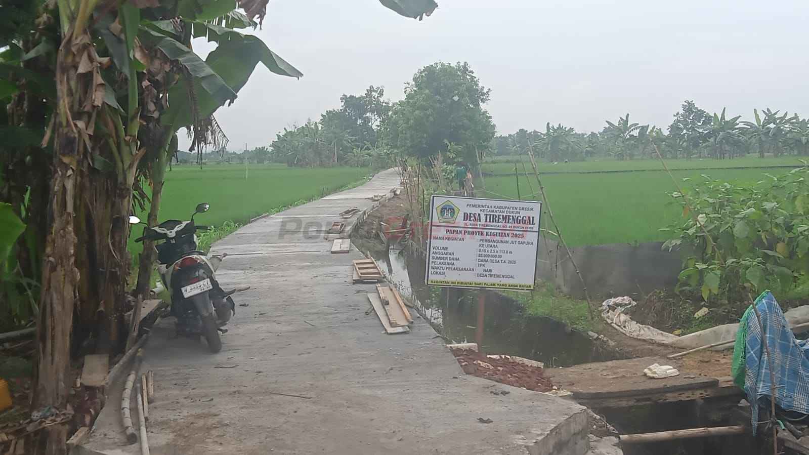 Pembangunan Jalan Usaha Tani (JUT) Desa Tiremenggal Kecamatan Dukun.