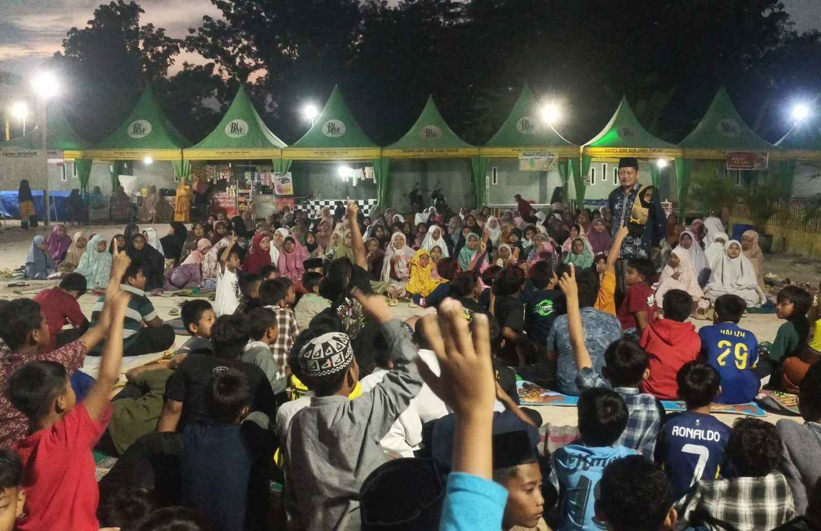 Ratusan santri dengan penuh semangat mengikuti Jambore Anak Islam (JAMAIS) ke-XII