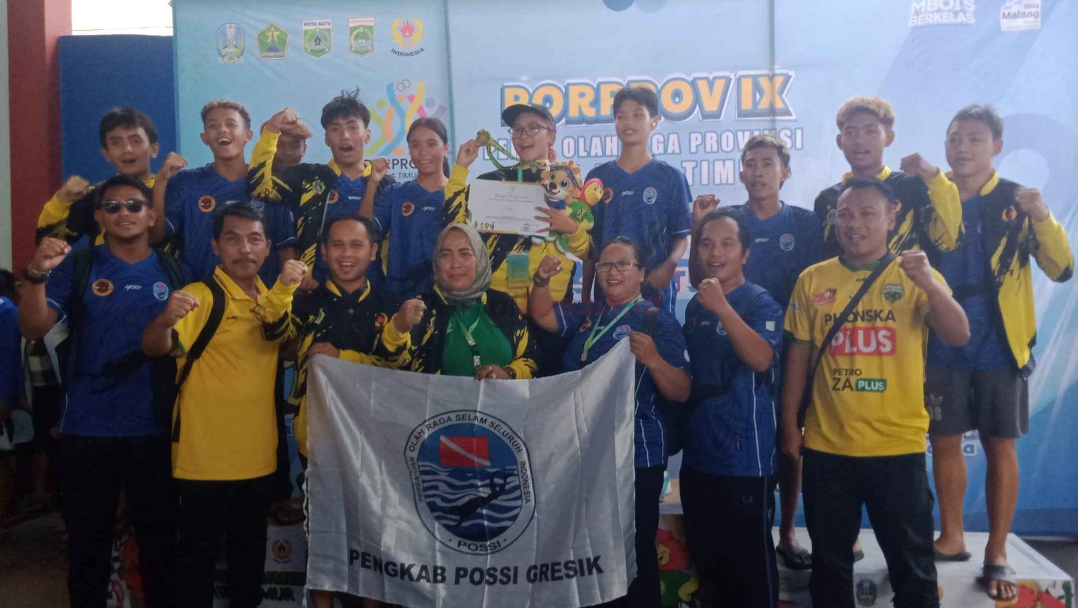 Tim Hoki Outdoor Putra Kabupaten Gresik.