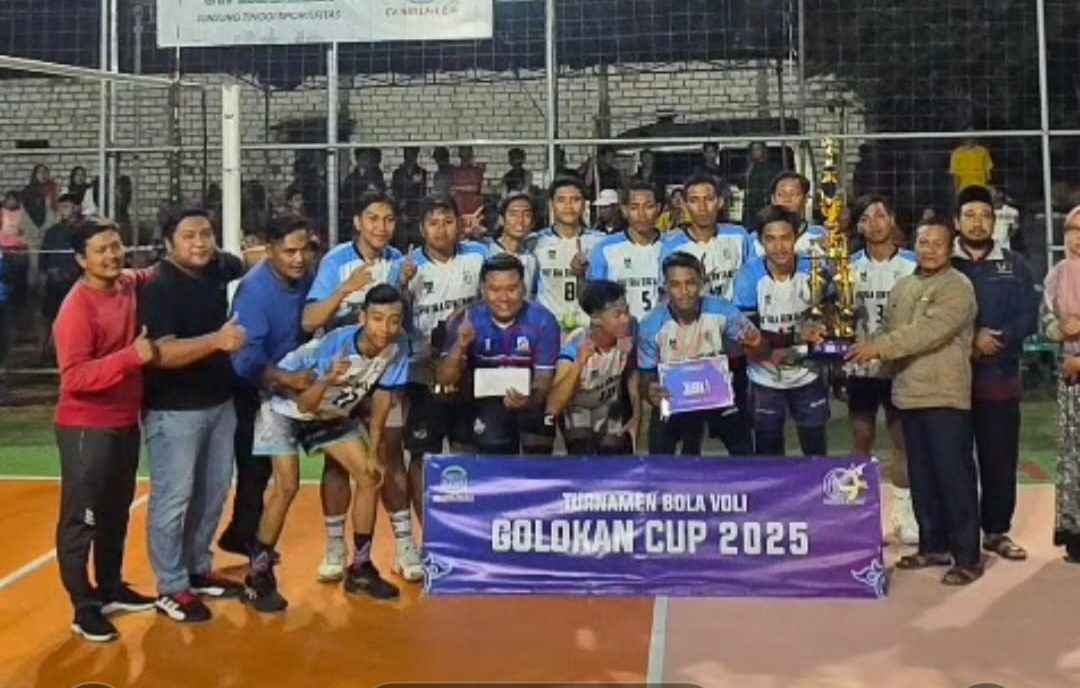 Tim bola voli putra Desa Bolo, Kecamatan Ujungpangkah, sukses menorehkan prestasi gemilang dengan menjuarai Turnamen Golokan Cup 2025.