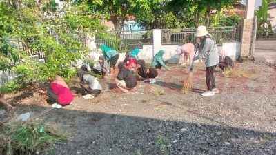 Pemdes Mojogede Gelar Jumat Bersih dan Tanam Toga, Wujudkan Lingkungan Asri dan Sehat