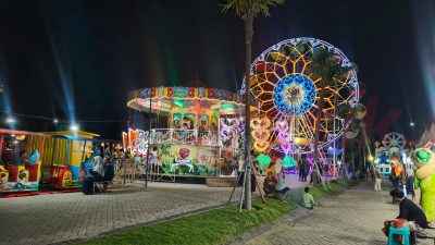 AKR Land gelar AKR Gem City Fest 2025, sebuah festival pasar rakyat yang berlangsung sejak 18 Juli hingga 3 Agustus 2025 di kawasan Jalan Raya Manyar-Sembayat, Gresik