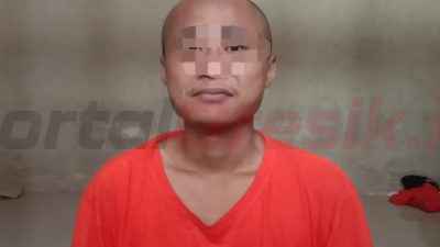 Tersangka pencurian HP jamaah di Masjid Jamik Gresik.