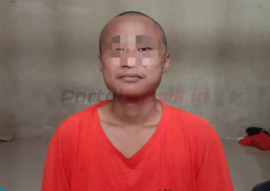 Tersangka pencurian HP jamaah di Masjid Jamik Gresik.