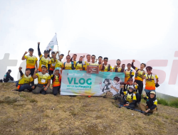 Peringati HUT ke-53, Petrokimia Gresik Gelar Aksi “VLOG” di Gunung Penanggungan: Plogging Sambil Kampanyekan #SehatUntukMemperbaikiBumi
