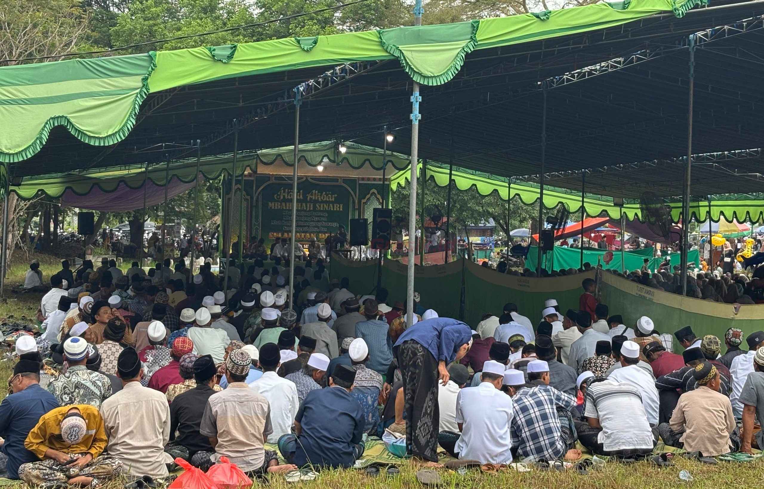 Haul Akbar Mbah Haji Sinari dan selamatan desa Ngawen Kecamatan Sidayu, Minggu (6/7/2025).