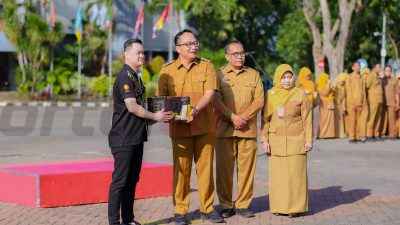 Pemerintah Kabupaten (Pemkab) Gresik menerima hibah 35 perangkat GPS Tracker dari PT Vastel Telematika Integrasi untuk mendukung layanan ambulans di wilayahnya.