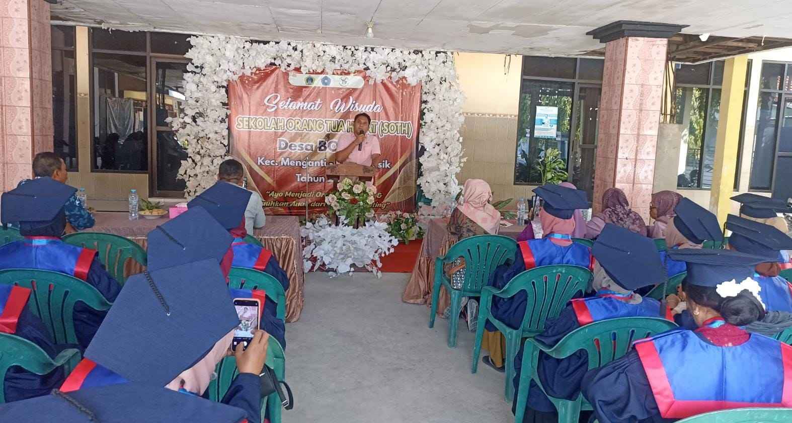 Wisuda Sekolah Orang Tua Hebat (SOTH) Desa Boboh yang digelar bersama BKKBN yang digelar di Balai Desa Boboh.