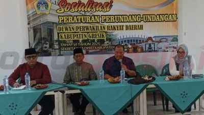 Anggota DPRD Gresik, Yuyun Wahyudi, dalam agenda Sosialisasi Peraturan Daerah (Sosperda) Kabupaten Gresik Nomor 10 Tahun 2020 tentang Penanggulangan HIV/AIDS yang digelar di Desa Masangan. Dengan Narasumber dr. Shinta Puspitasari, istri Wakil Bupati Gresik.