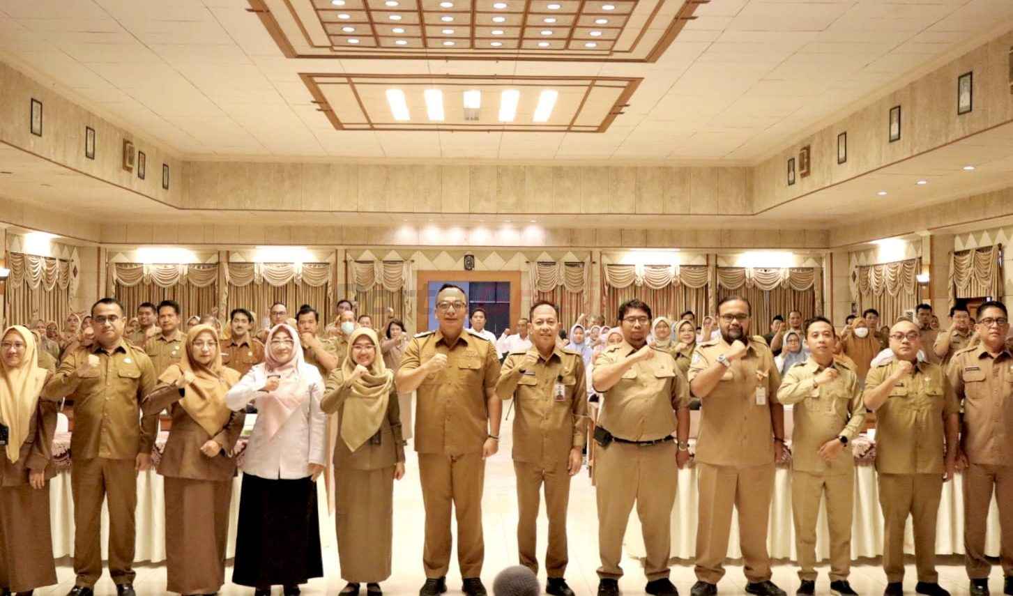 Wakil Bupati Gresik, dr. Asluchul Alif saat membuka kegiatan Sosialisasi Aksi Konvergensi Pencegahan dan Percepatan Penurunan Stunting (PPPS) Kabupaten Gresik Tahun 2025, pada Senin (21/7/2025).