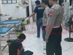 Warga Bakar Motor Maling di Gresik, Satu Pelaku Babak Belur