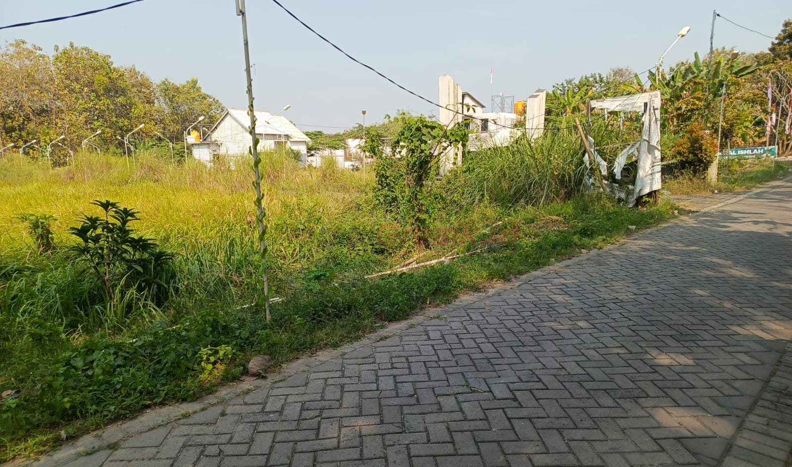 Pagar dan spanduk yang dipasang oleh Keluarga ahli waris pemilik lahan dirusak oleh oknum