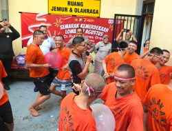 Unik, Polres Gresik Rayakan HUT ke 80 RI Bersama Tahanan dengan Lomba 17 an