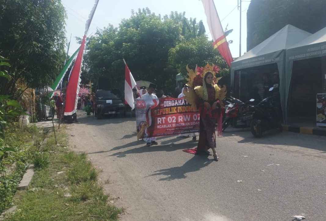 Karnaval Desa Bunderan Sidayu peringati HUT RI ke 80