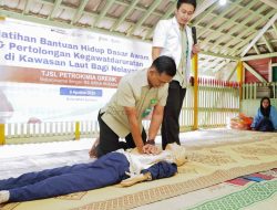 Petrokimia Gresik Jalankan Program “Nelayanku Sehat” untuk Tingkatkan Kesejahteraan Nelayan Kelurahan Lumpur