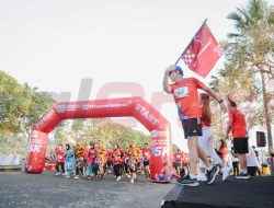 500 Karyawan PTFI Meriahkan Fun Run “Lari Warna Nusantara” Sambut HUT ke-80 RI di Gresik