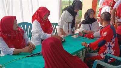 Mengusung tema Peduli Lansia, Sehat Bersama. Peringatan Hut RI ke 80 di Dusun Tanahlandean gelar pemeriksaan gratis untuk lansia.