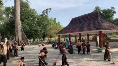 15 Ribu Anggota Pramuka Bungah Gelar Aksi Bakti Sosial di Hari Pramuka ke-64