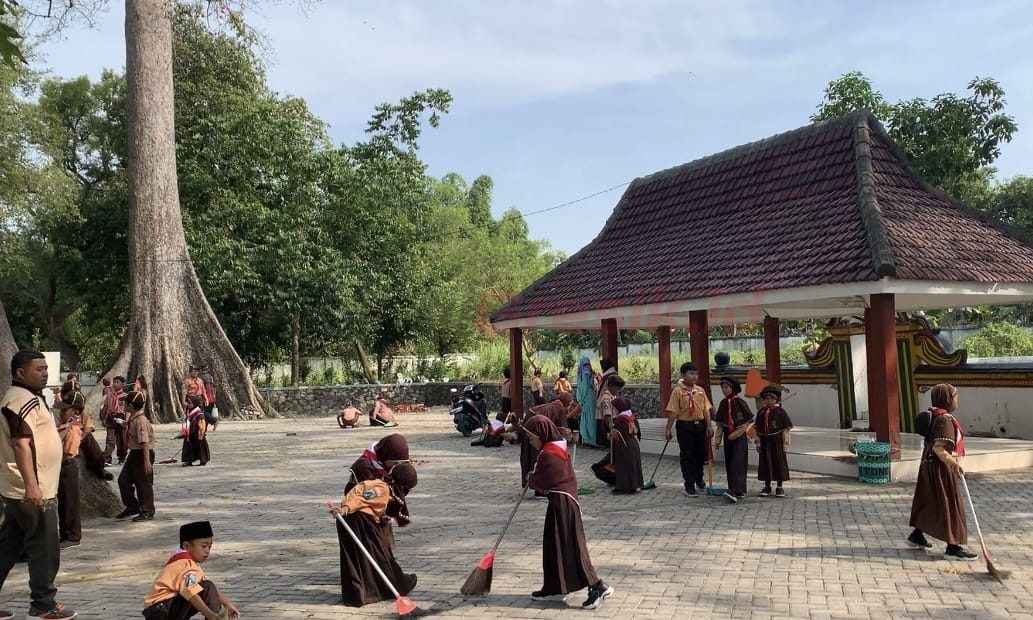 Bakti sosial 15.000 anggota pramuka dari berbagai golongan Siaga, Penggalang, Penegak, Pandega, hingga para Pembina dan Pelatih turun langsung ke masyarakat melalui kegiatan serentak di 174 gugusdepan se Kwarran Bungah.