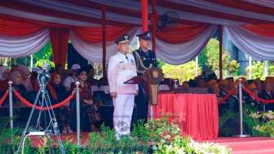 Bupati Gresik, Fandi Akhmad Yani, bertindak sebagai Inspektur Upacara peringatan Hari Ulang Tahun (HUT) ke-80 Kemerdekaan Republik Indonesia, Minggu (17/8/2025).