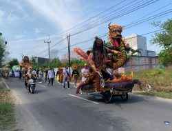 Parade Budaya Dalegan: Ribuan Warga Tumpah Ruah, Meriahkan HUT RI ke-80