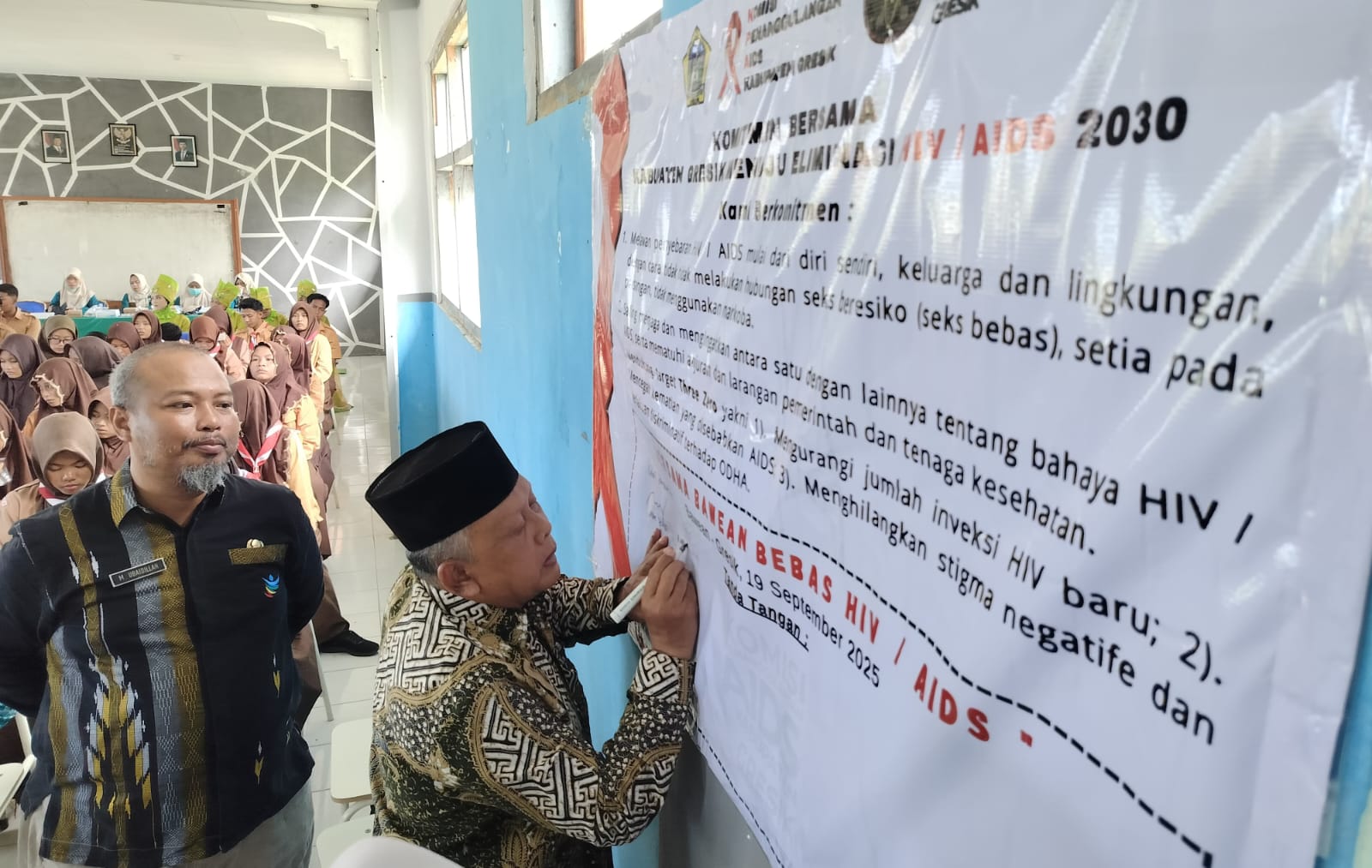 Wakil Bupati Gresik Deklarasikan Komitmen Bersama Cegah HIV/AIDS di Pulau Bawean