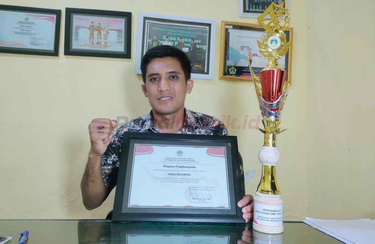 Pemerintah Desa (Pemdes) Ngampel, Kecamatan Balongpanggang, Kabupaten Gresik kembali meraih Juara 1 Lomba Percepatan Pelunasan Pajak Bumi dan Bangunan (PBB) 2025 se-Kecamatan Balongpanggang.