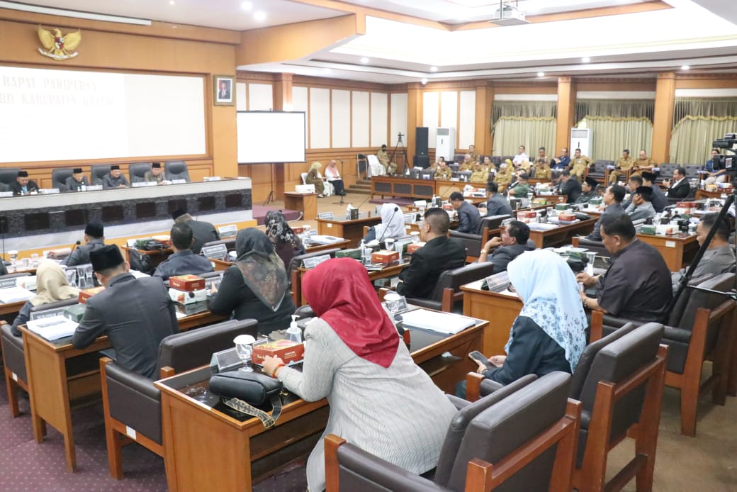 DPRD Gresik Sahkan Lima Perda Baru, Perkuat Tata Kelola Pemerintahan dan Pelayanan Publik
