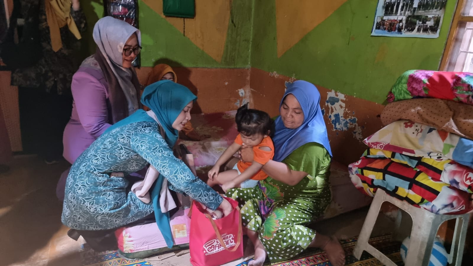 Pembinaan Posyandu dan Pelacakan Stunting yang digelar di Balai Desa Samirplapan, Kecamatan Duduksampeyan, Kamis (9/10).