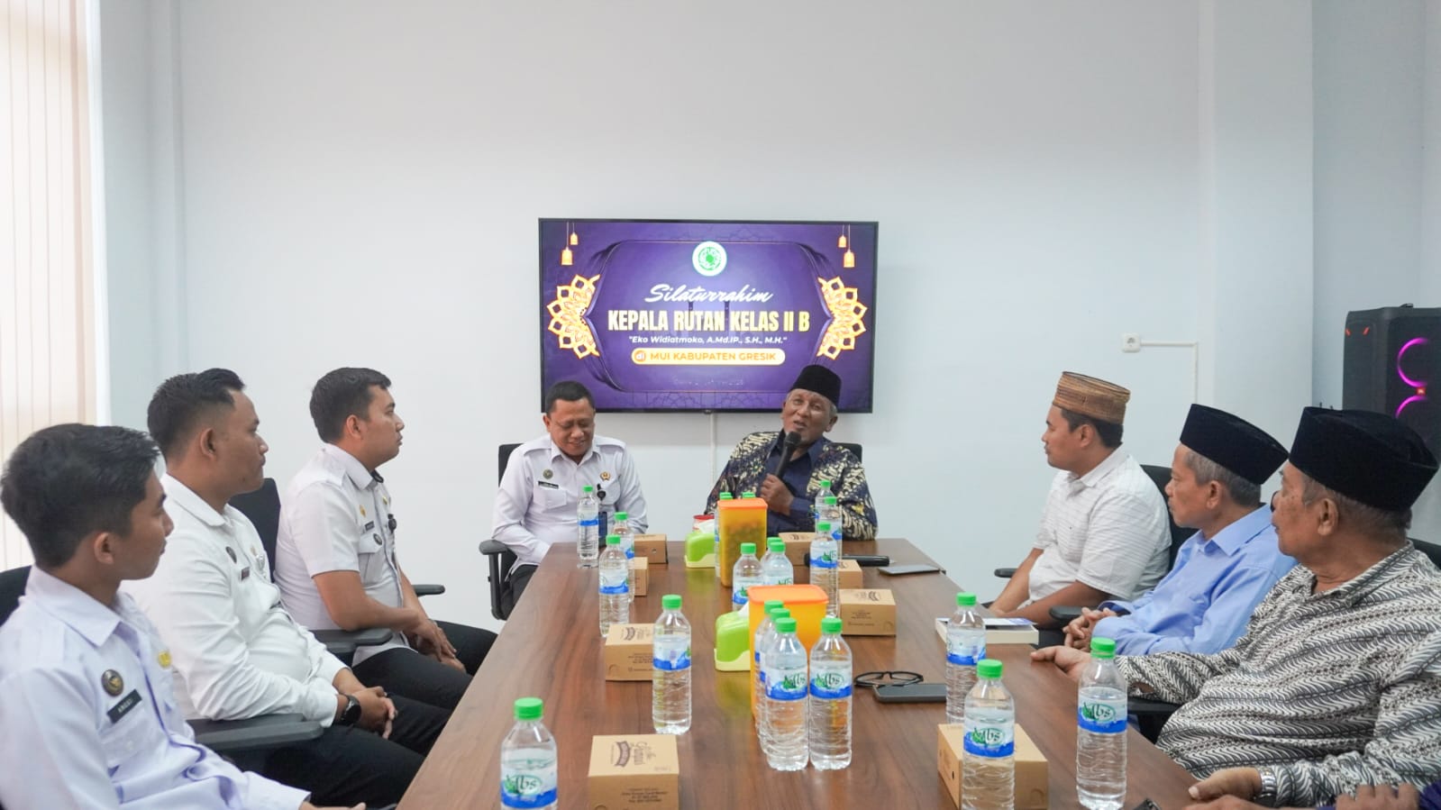 Majelis Ulama Indonesia (MUI) Kabupaten Gresik menerima kunjungan silaturahmi Kepala Rutan Kelas IIB Gresik yang baru, Eko Widiatmoko, A.Md.IP., S.H., M.H., pada Selasa (21/10/2025).