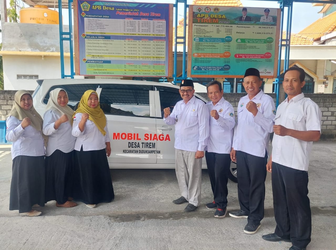 Mobil Siaga Desa Tirem Kecamatan Duduk Sampeyan siap siaga 24 jam untuk melayani kebutuhan warga