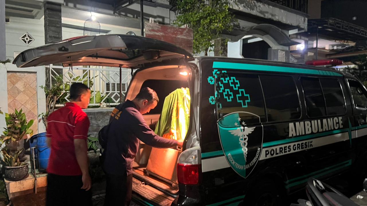 Polres Gresik Hadirkan Layanan Kemanusiaan, Ambulans Jenazah Gratis Bantu Warga Kebomas di Tengah Duka