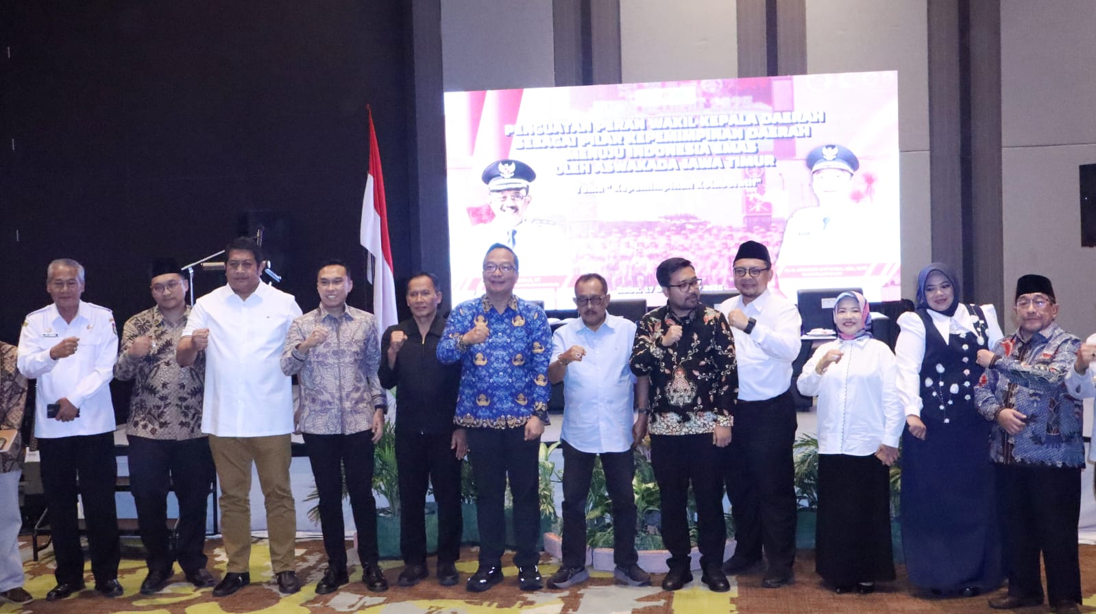 Asosiasi Wakil Kepala Daerah (Aswakada) se-Provinsi Jawa Timur menggelar forum silaturahmi bertema Kepemimpinan Kolaboratif di Hotel Aston Gresik, Rabu (17/12/2025).
