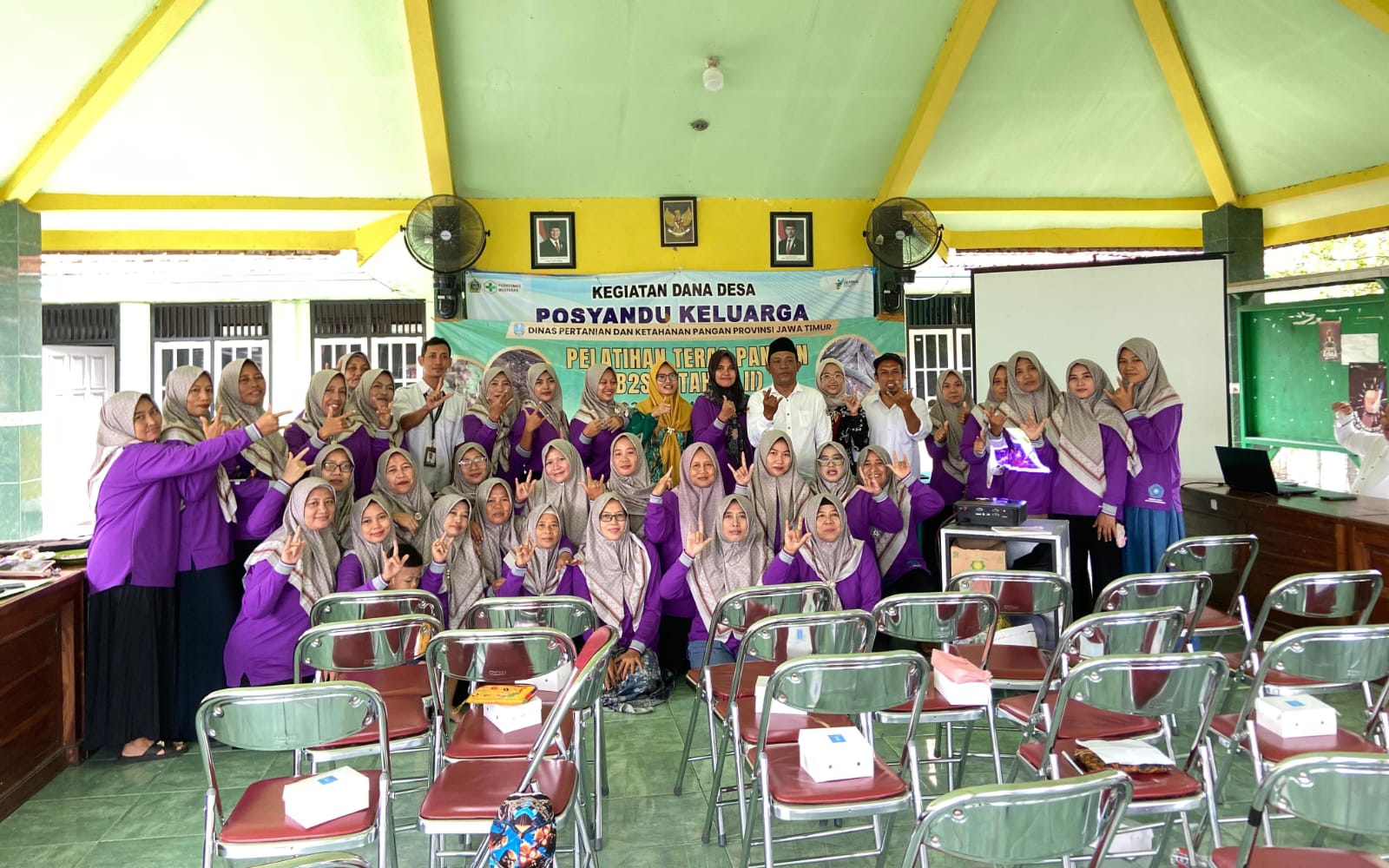 TP PKK Karangcangkring serta Kelompok Wanita Tani (KWT).