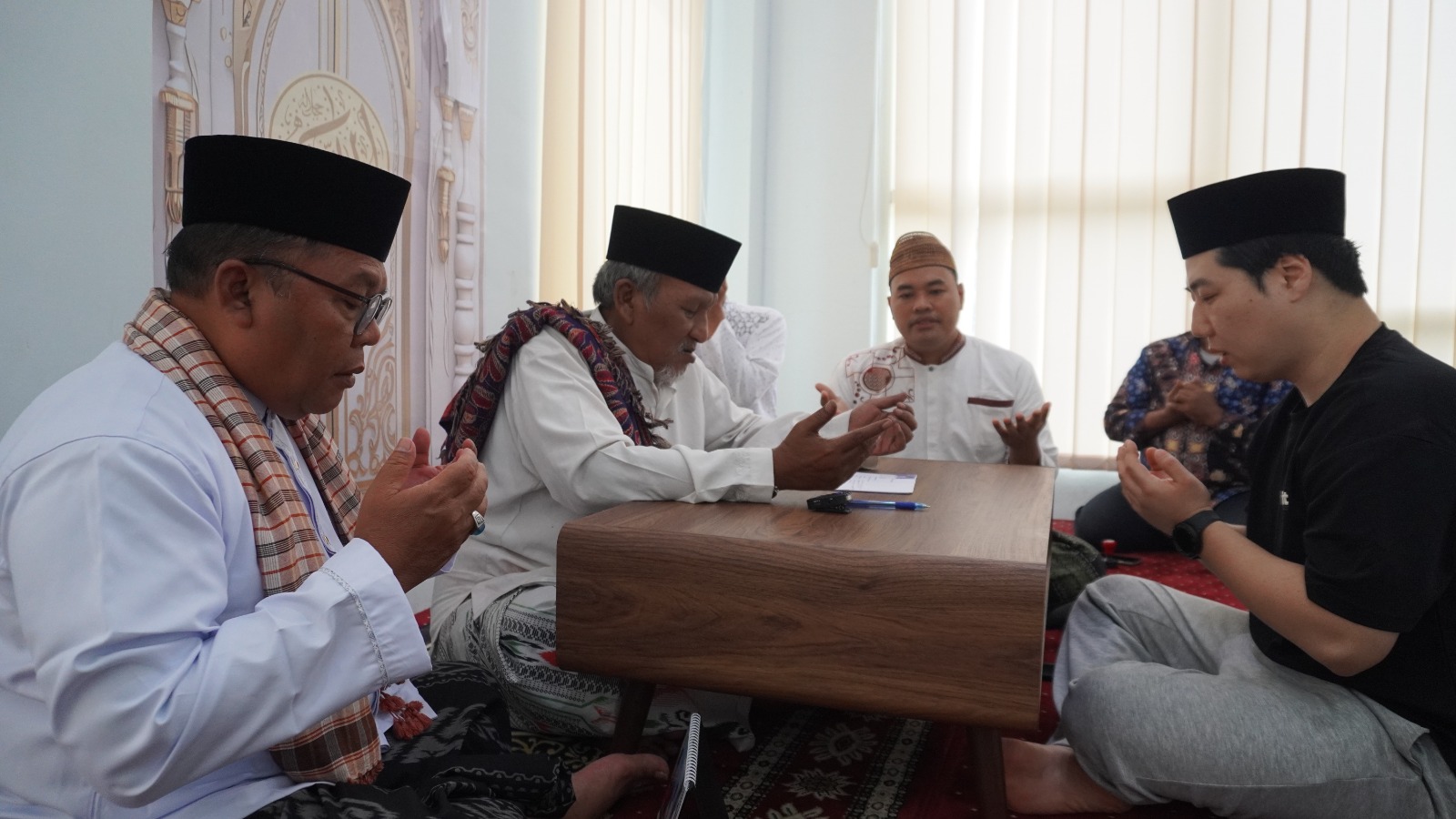 Pria Asal Korea Selatan Resmi Memeluk Islam di Gresik pada Bulan Ramadan