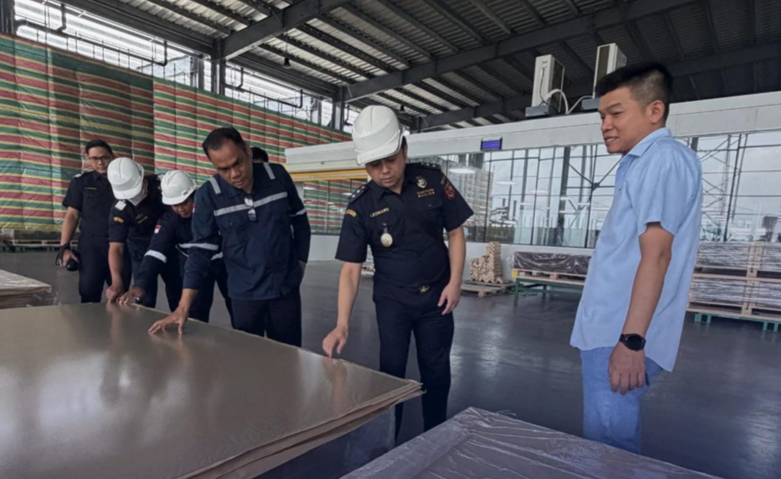 Ekspor Perdana Solar Glass dari Xinyi Solar Indonesia Tembus Pasar India, Hasilkan Devisa Rp1,9 Miliar