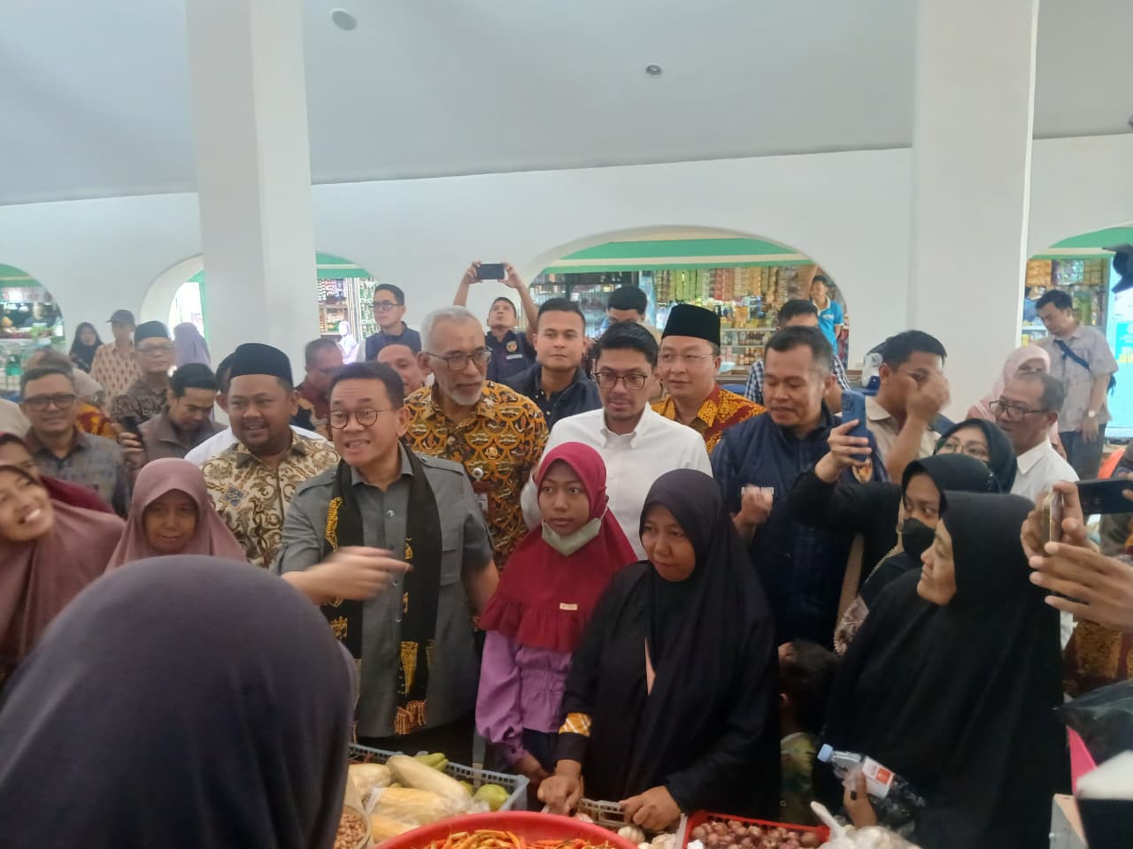 Mendag Resmikan Pasar Tematik Sidayu, Dorong Ekonomi dan Wisata Gresik Utara