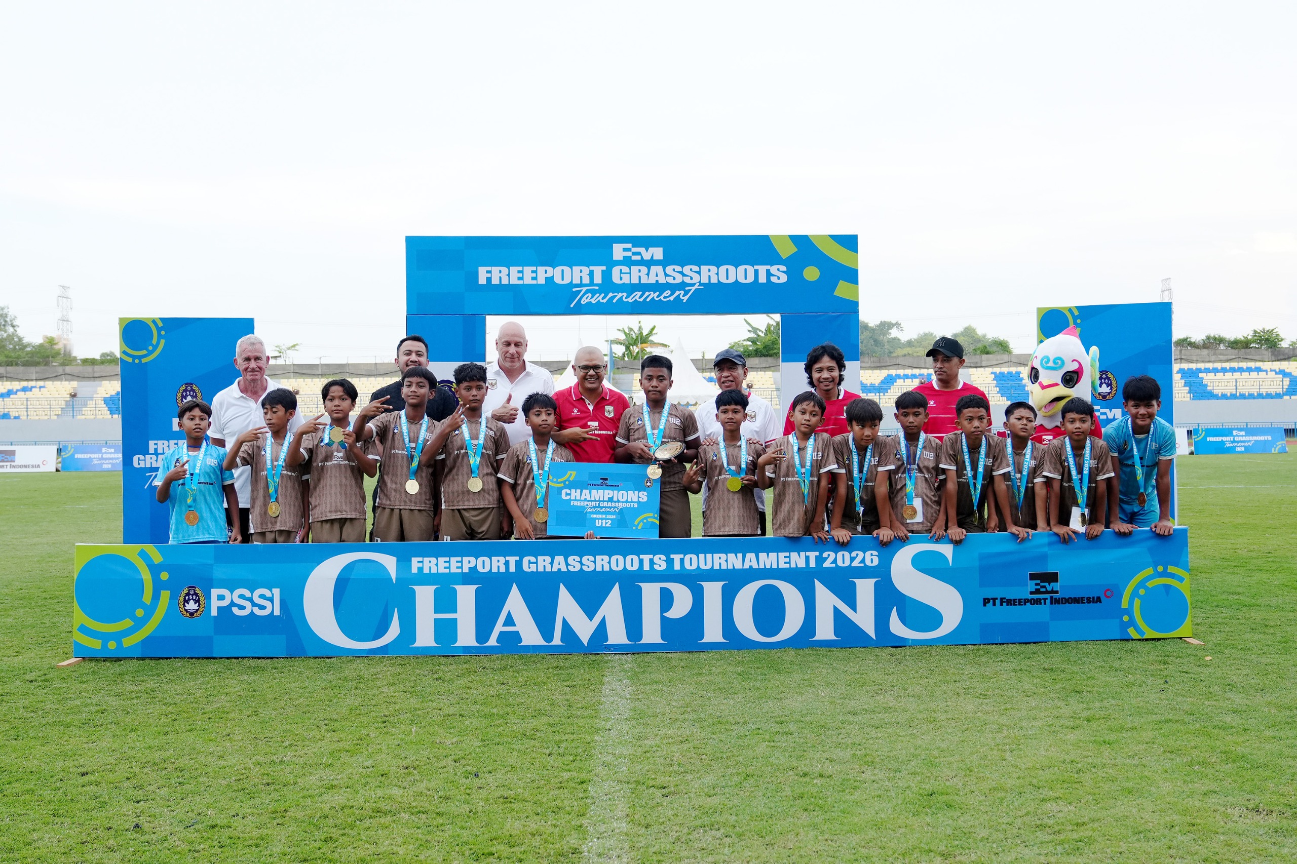 300 Pesepak Bola Cilik Ramaikan Freeport Grassroots Tournament 2026 di Gresik