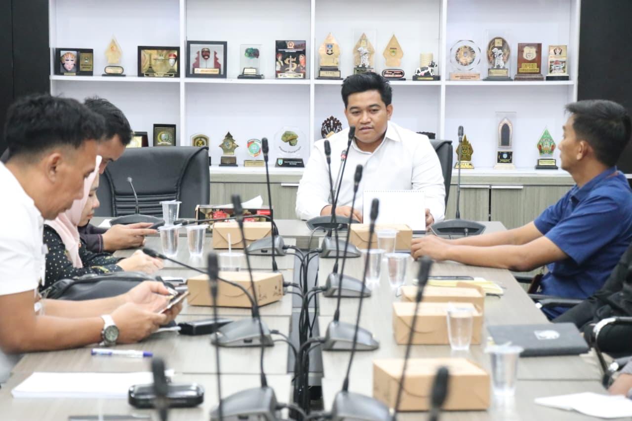 Ketua DPRD Gresk Sharul Munir
