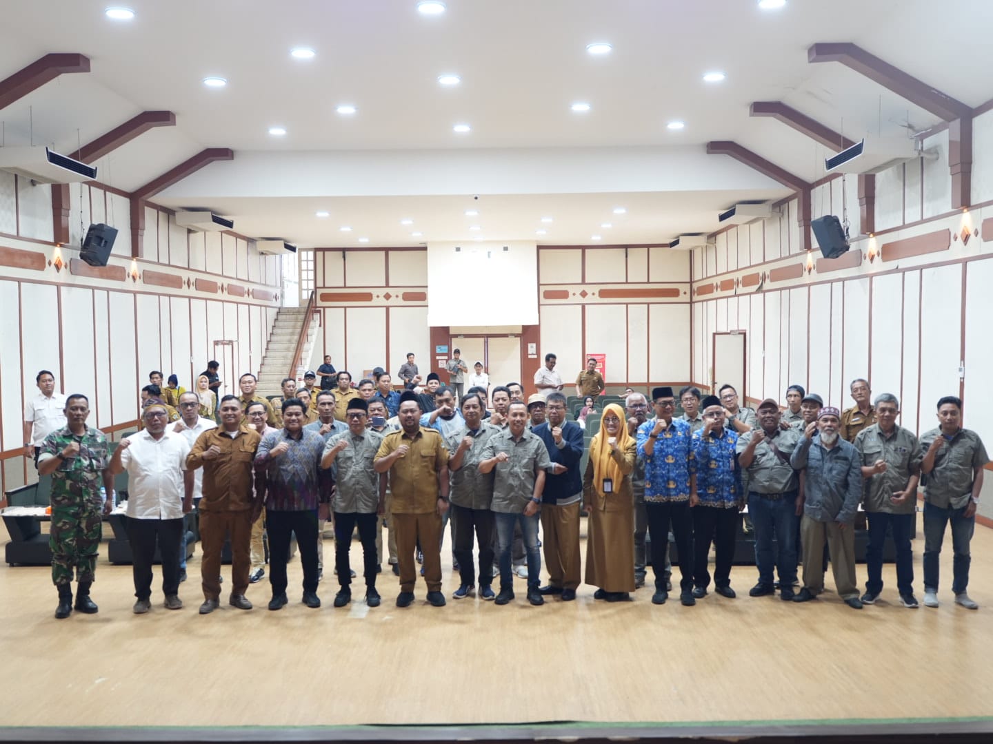 Sinergi DPRD Gresik dan KWGe Dalam Mengawal Jalan Poros Desa” yang digelar hasil kolaborasi DPRD Gresik dan Komunitas Wartawan Grissee (KWGe), Senin (2/6/2026).